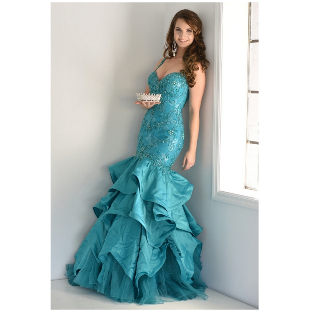 Stunning Mac Duggal teal gown size 2